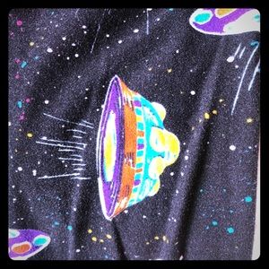 ONe size LuLaRoe leggings black spaceship